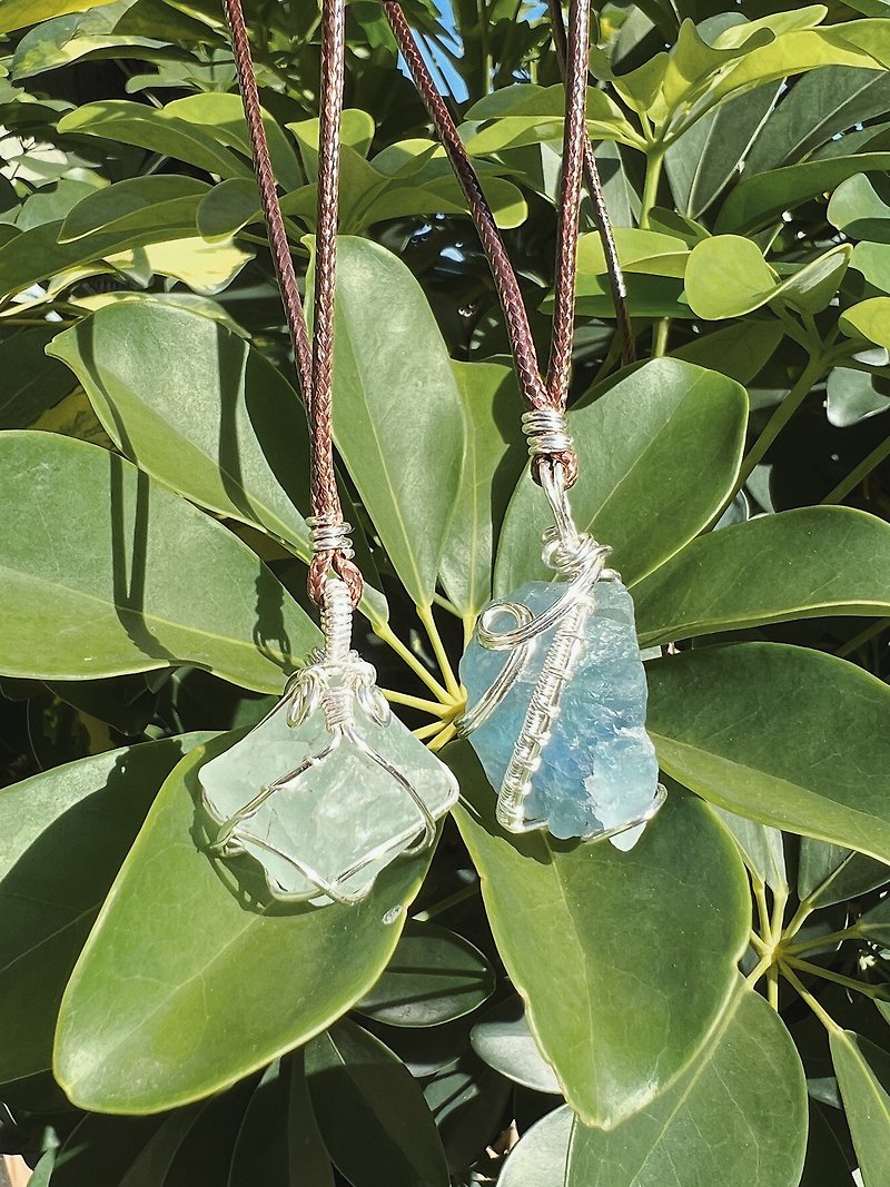Stone Necklace Raw Crystal Metal Woven Handmade Design - สร้อยคอ - เครื่องเพชรพลอย 