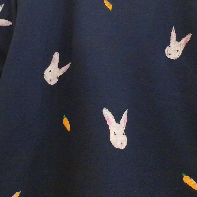 Rabbit Carrot / Long Sleeve Top Sweatshirt / Darkblue Navy - 毛衣/針織衫 - 棉．麻 藍色