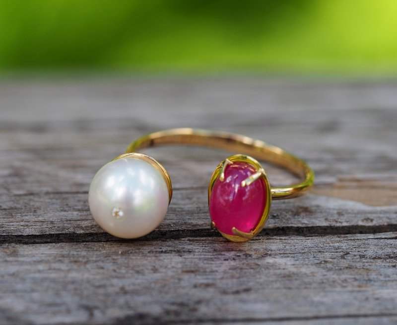 Gold ring with ruby, pearl and diamond. - 戒指 - 貴金屬 金色