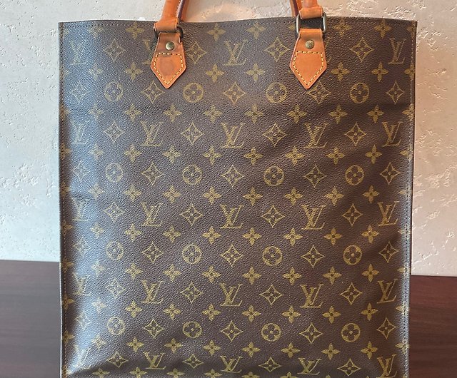 Louis Vuitton Vintage Monogram Canvas SAC PLAT Tote Bag