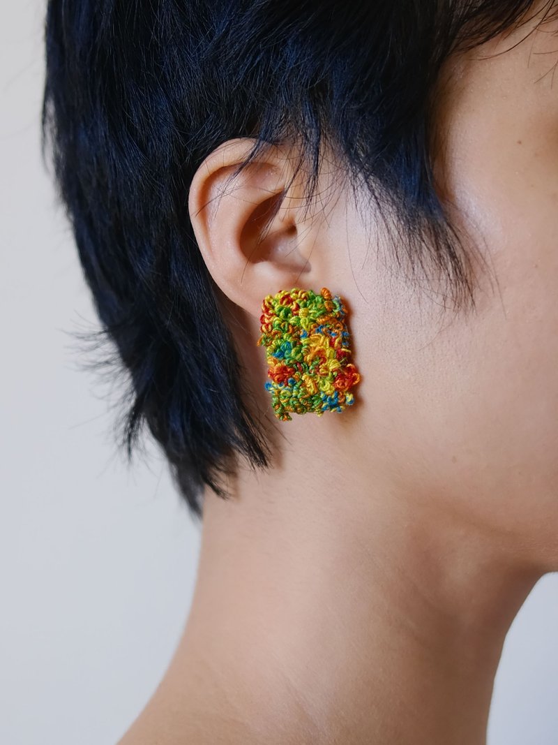 刺繡耳環彩虹色彩耳釘 - 耳環/耳夾/耳骨夾 - 棉．麻 多色