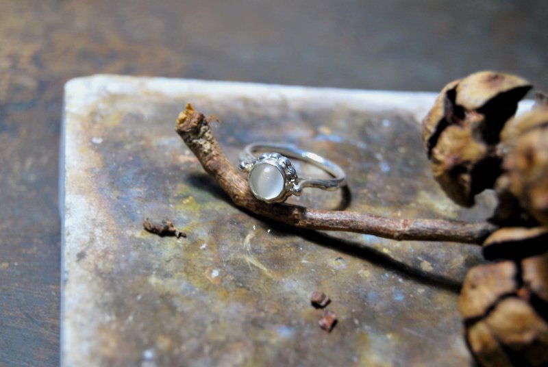 Natural ore/cat&#39;s eye/moonstone/sterling silver ring/Moonstone