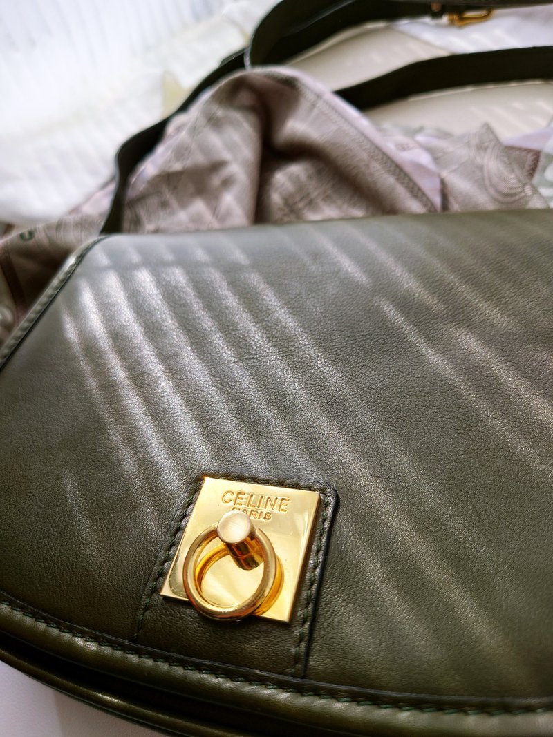中古美品 CELINE 軍綠橄欖綠圓扣馬鞍包單肩包斜背包斜揹包斜挎包 - 側背包/斜背包 - 真皮 綠色