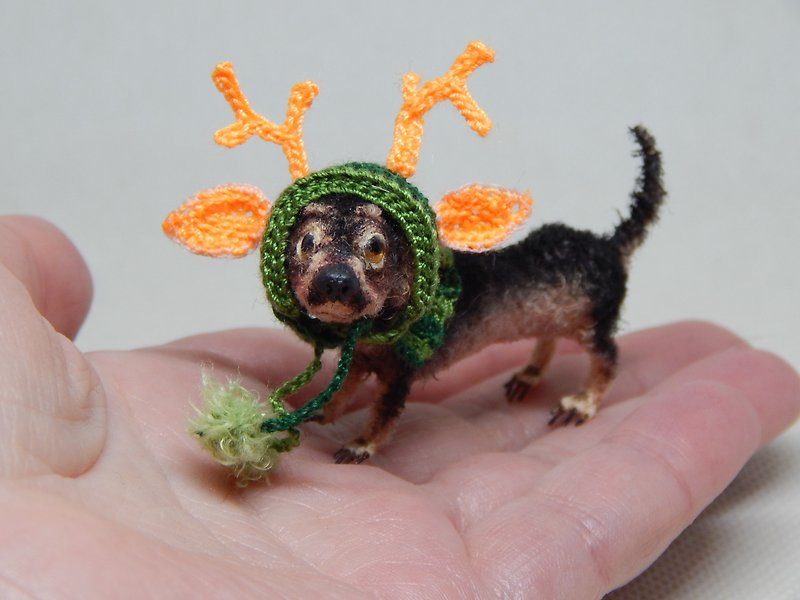Miniature dachshund - ตุ๊กตา - วัสดุอื่นๆ สีนำ้ตาล