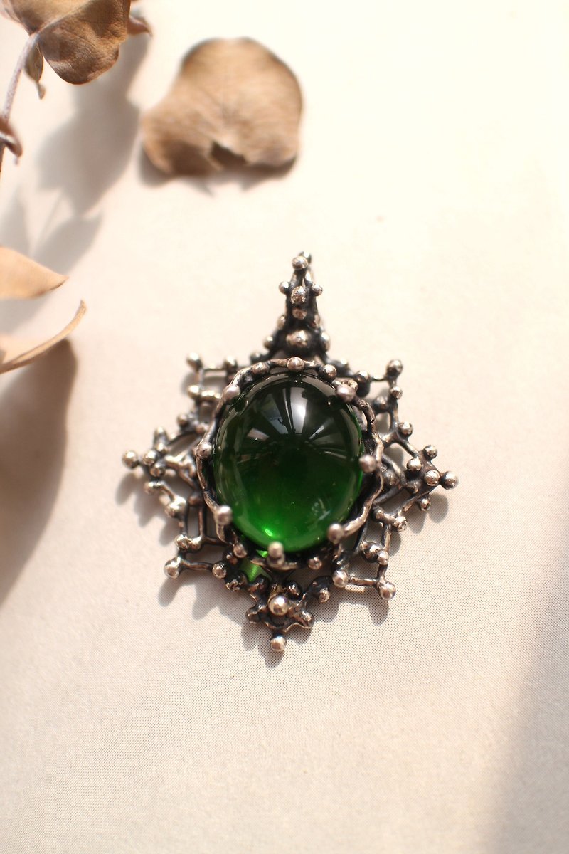 Green sapphire sterling silver star necklace - สร้อยคอ - เครื่องเพชรพลอย สีเขียว