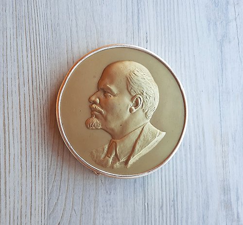 RetroRussia Lenin profile face table decor circle plaque stand - communism vintage souvenir