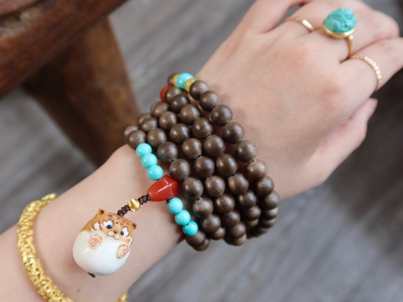 翼のある虎のように、角の彫刻、小さなフライング タイガー、ブルネイ ソフト シルク沈香ブレスレット - ネックレス - 寄せ植え・花 カーキ