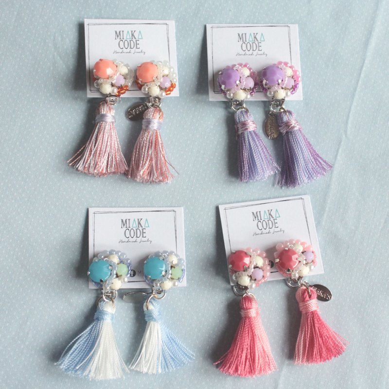 Hand-beaded Jewelry with (Pink+Purple/Pink+Orange)Mixed colour Tassel Earrings/Ear-clips - ต่างหู - วัสดุอื่นๆ หลากหลายสี