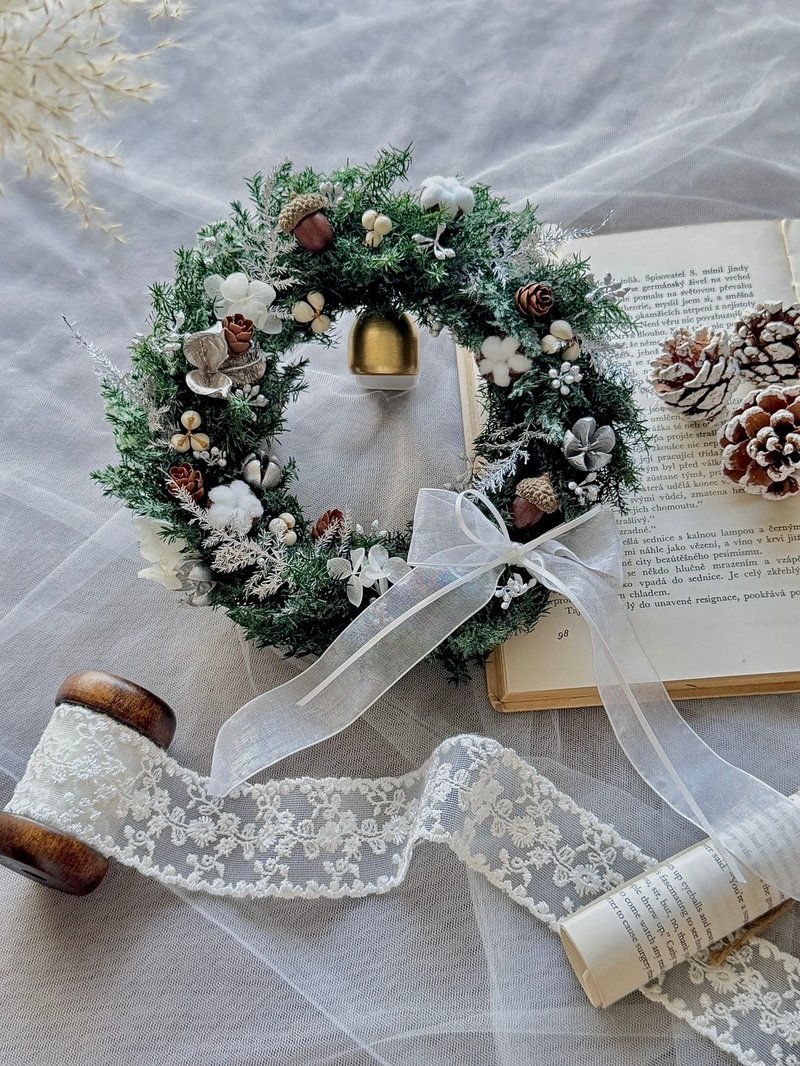 雪森的低語 永生聖誕花圈 聖誕禮物 聖誕節 聖誕花圈 永生花 20CM - 乾燥花/永生花 - 植物．花 