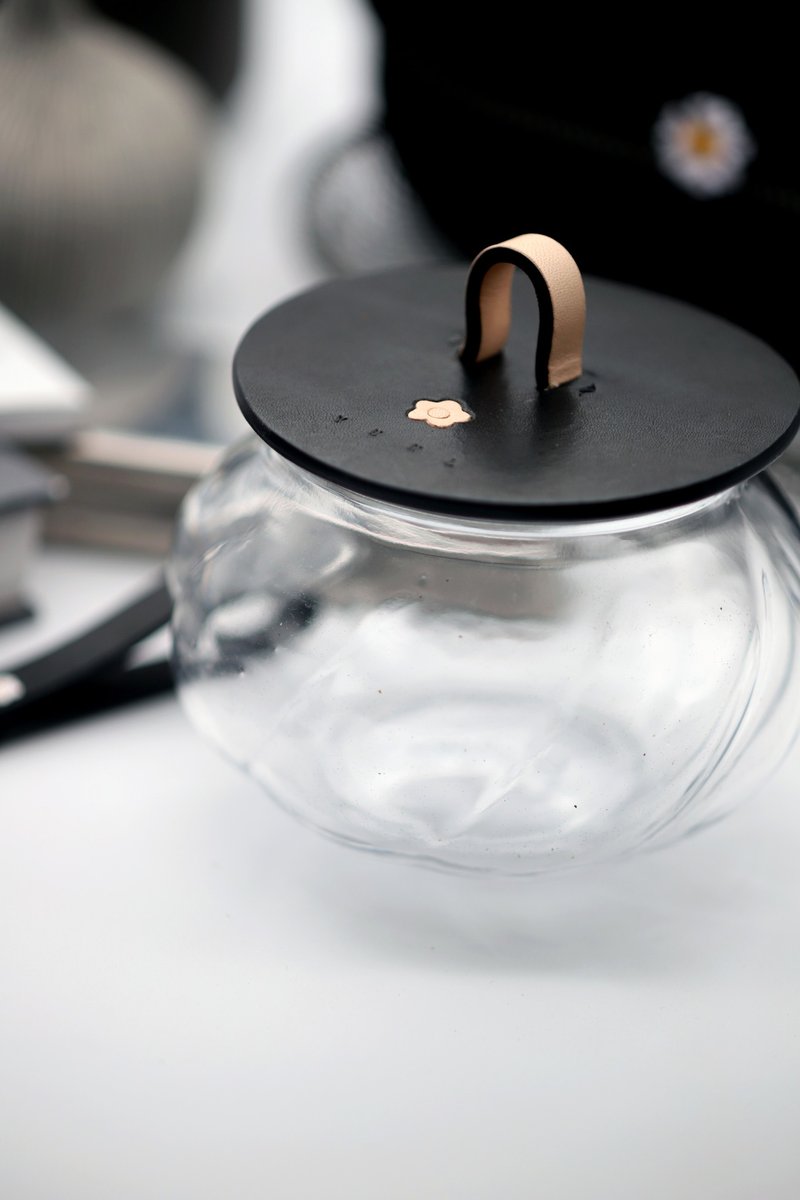 Lifestyle Series - Small Flower Dust-Proof Leather Mug Lid, Black with primary color flowers - Teapots & Teacups - Genuine Leather Black