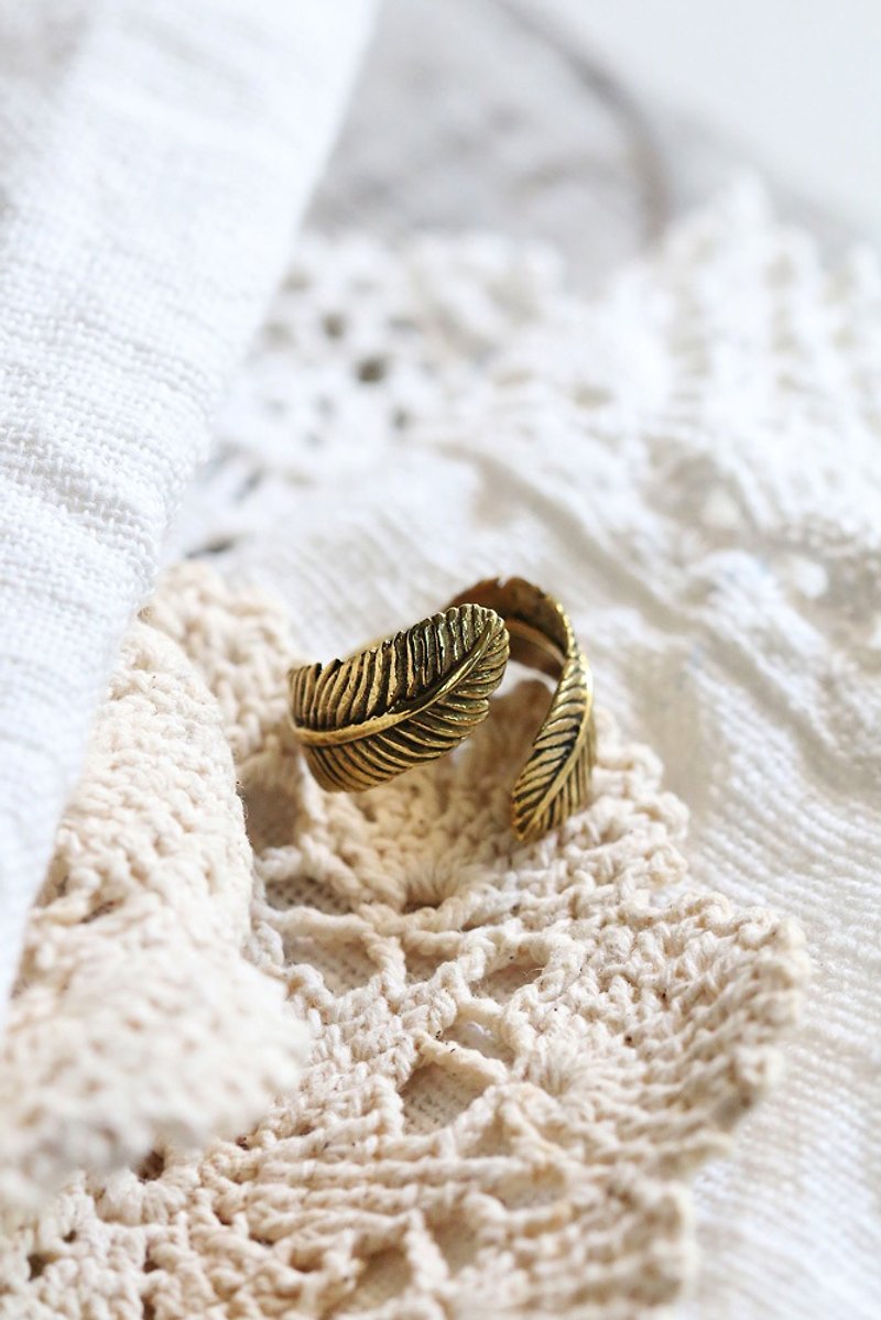 Feather Ring by linen. - General Rings - Other Metals 