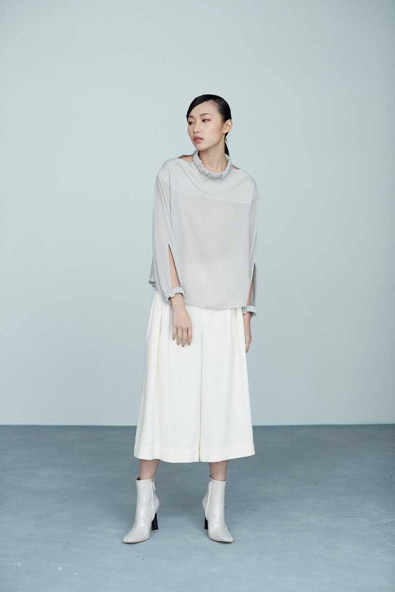 Grey elastic collar top - เสื้อผู้หญิง - เส้นใยสังเคราะห์ สีเทา