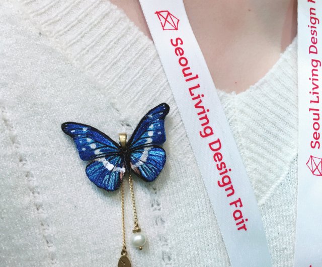 ブローチ、光の女神、モルフォ蝶刺繍、手作り蝶パールギフト