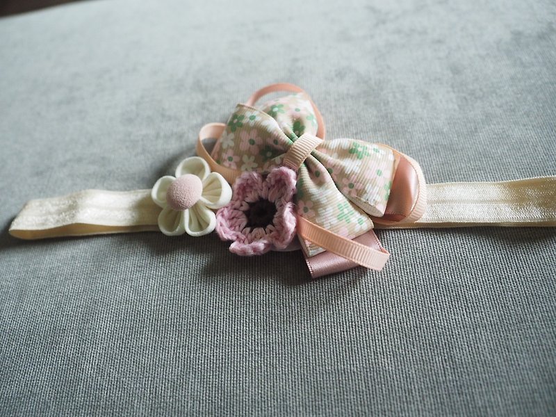 Handmade ribbon bow baby/kid elastic headband - ผ้ากันเปื้อน - ผ้าฝ้าย/ผ้าลินิน สีทอง