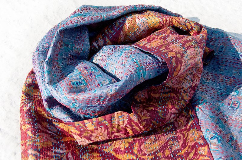 手工縫紗麗布絲巾/絲綢刺繡圍巾/印度絲綢刺繡絲巾-藍紫色花園 - 圍巾/披肩 - 絲．絹 多色