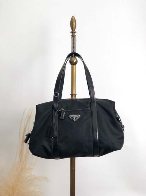 PRADAトートバッグ ブラック トライアングルロゴ ナイロン vintage PRADA プラダ トートバッグ ブラック トライアングルロゴ