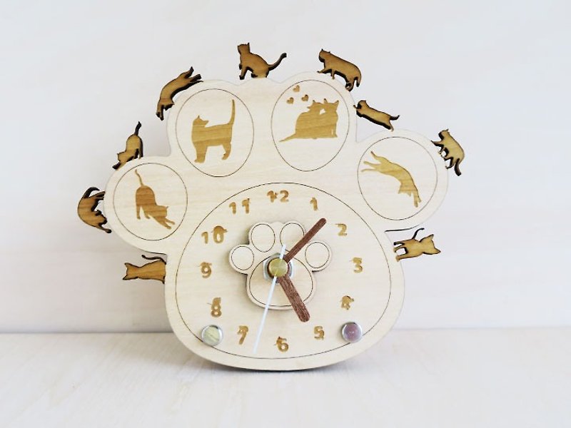 Paw clock full of cats Love cat silhouette with numbers Christmas gift - นาฬิกา - ไม้ สีนำ้ตาล