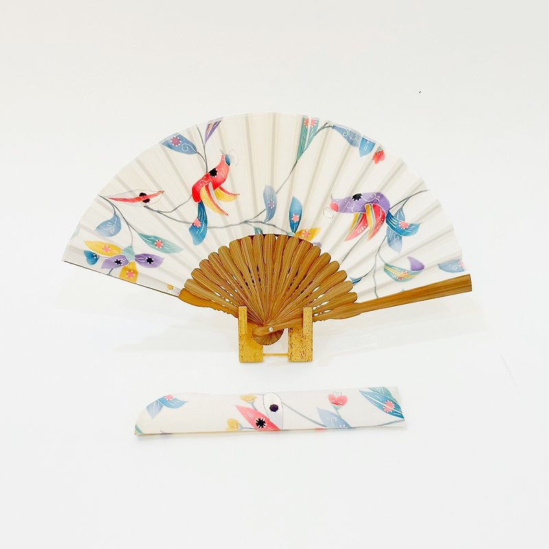 Kimono Fan (Sensu) created by upcycling Japanese Vintage Silk Kimono. #60 - พัด - ผ้าไหม ขาว