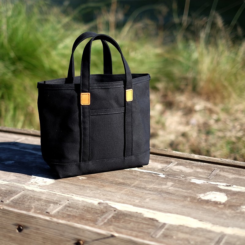 Leather and Canvas Tote Bag/Black - กระเป๋าถือ - ผ้าฝ้าย/ผ้าลินิน สีดำ