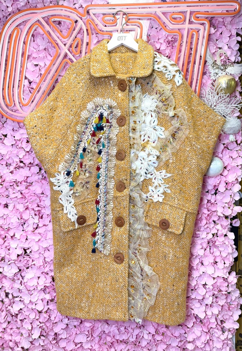 OTT獨一無二•Unique日系時尚刺繡釘珠蕾絲流蘇立體繡羊絨外套 - 女大衣/外套 - 羊毛 黃色