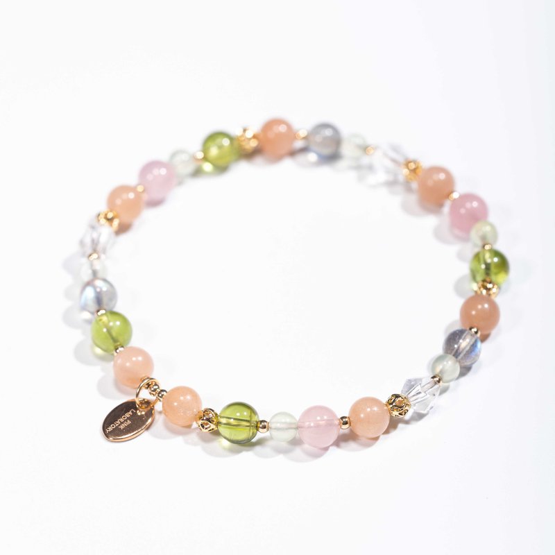 Peach Moonstone, Labradorite, 14K Gold Filled Findings Bracelet - สร้อยข้อมือ - เครื่องประดับพลอย สีส้ม