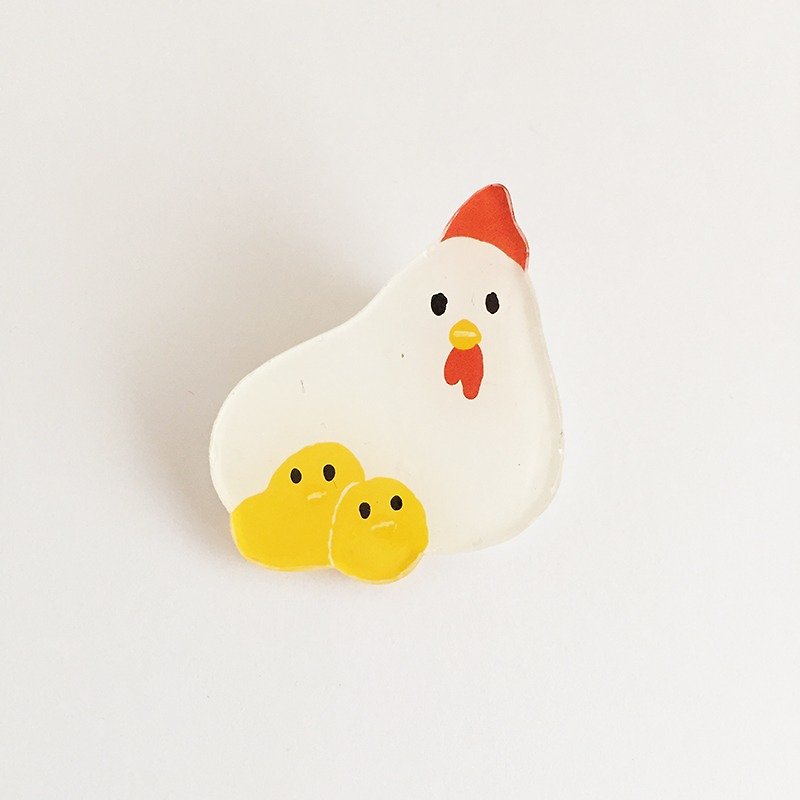 Prabang brooch of chicken and chick - Brooches - Plastic White