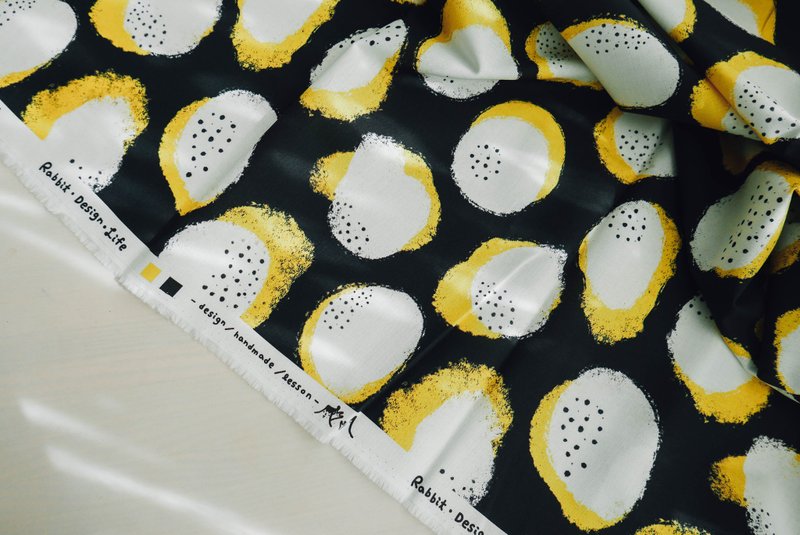 Rabbit design fabric - large polka dots - เย็บปัก/ถักทอ/ใยขนแกะ - ผ้าฝ้าย/ผ้าลินิน หลากหลายสี