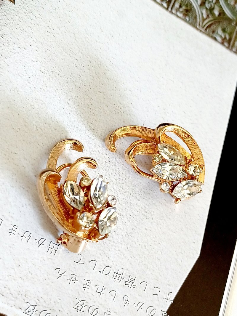 vintage jewelry  BSK 金色盛開花卉萊茵 夾式耳環 - 耳環/耳夾/耳骨夾 - 其他金屬 