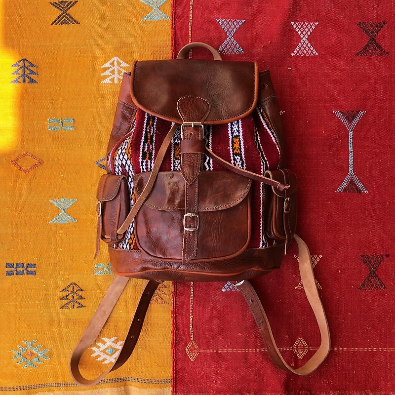 Moroccan Amazigh Kilim Backpack  - กระเป๋าเป้สะพายหลัง - หนังแท้ สีแดง
