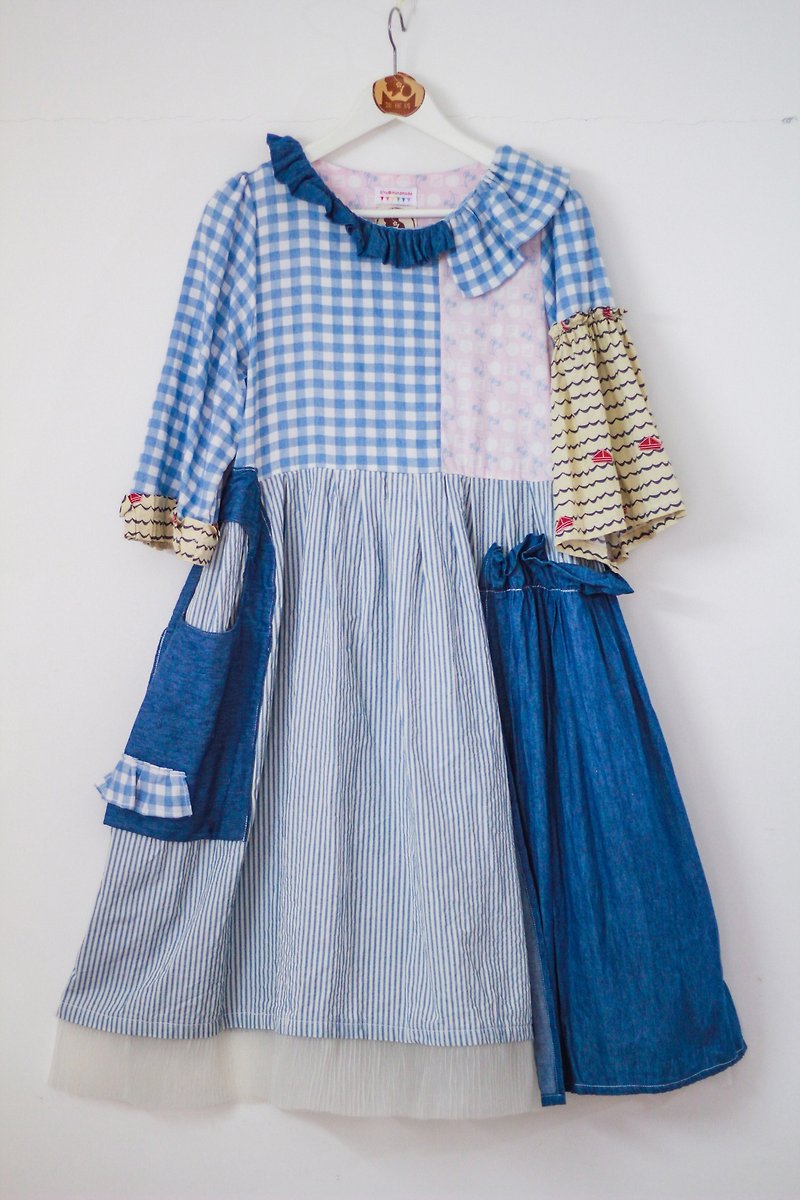 Blue cool girl with dress skirt isolated product series [witch cat brand * Rita · Handmade] - ชุดเดรส - ผ้าฝ้าย/ผ้าลินิน สีน้ำเงิน