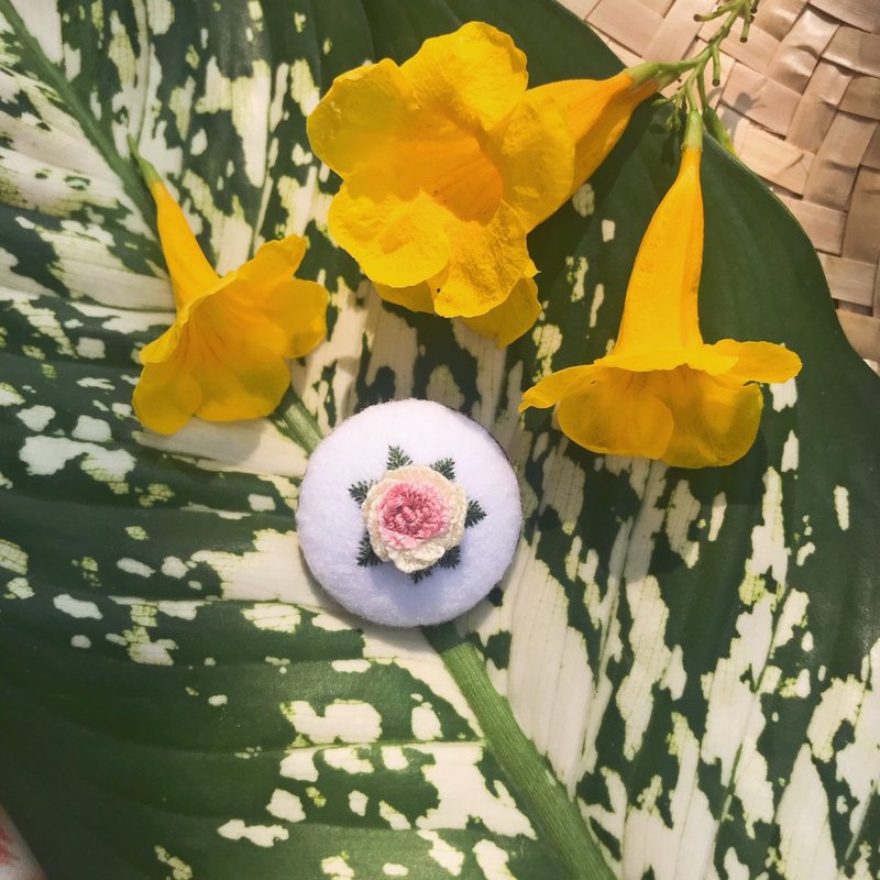 Embroidery  : Pink Rose Pin - 胸針 - 繡線 