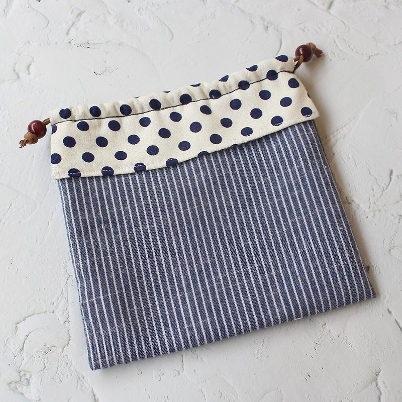 Polka dot stitching bundle pocket storage bag cosmetic bag - Toiletry Bags & Pouches - Cotton & Hemp Blue