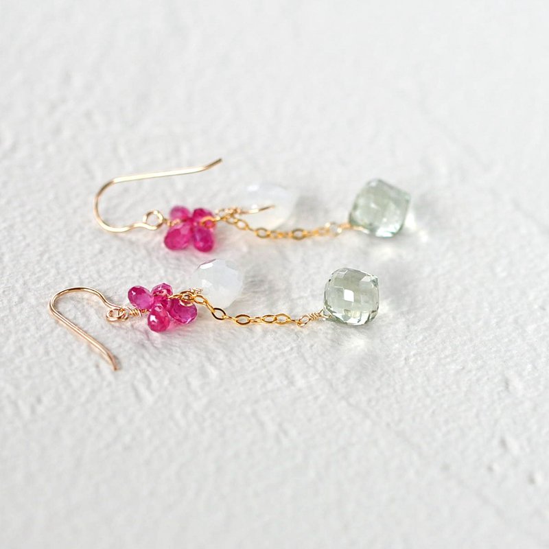 14kg/pink sapphire x pladiolite x white moonstone earrings - ต่างหู - เครื่องเพชรพลอย สึชมพู