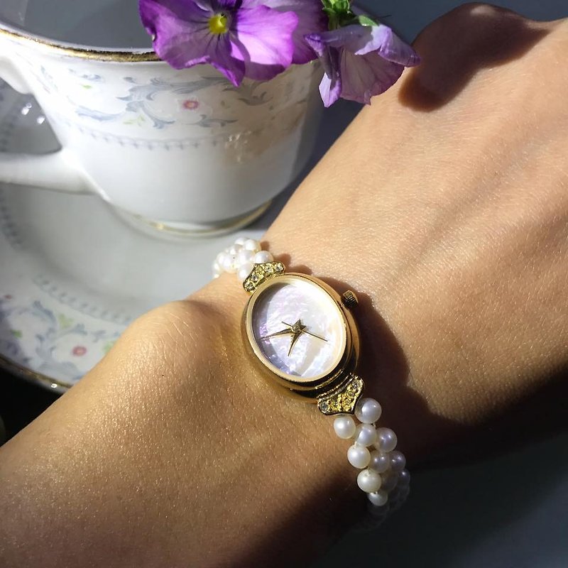 【Lost And Find】Natural mother of pearl watch - สร้อยข้อมือ - เครื่องเพชรพลอย ขาว