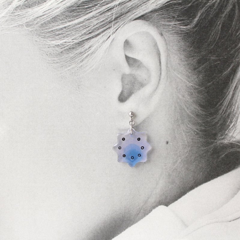 Watercolor Floral, Blue Hyacinth, Dangling earring, Solo Purchase Allowed - ต่างหู - เรซิน สีน้ำเงิน