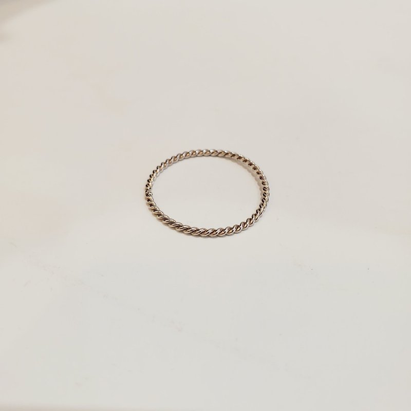 [Ring] 1mm twist ring/international ring #13 Mother's Day/Graduation gift/Valentine's Day gift - แหวนทั่วไป - เงินแท้ สีเงิน