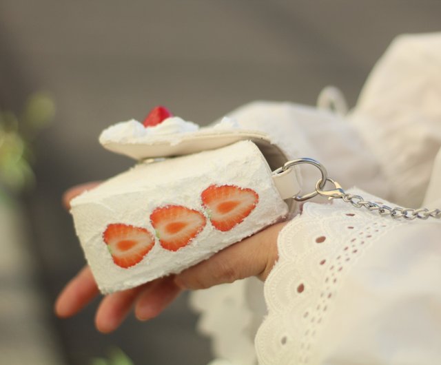 チェルシィ いちごケーキショルダーバッグ 白 ピンク ハンドメイド チョコストロベリーケーキショルダーバッグ | チェルシィ
