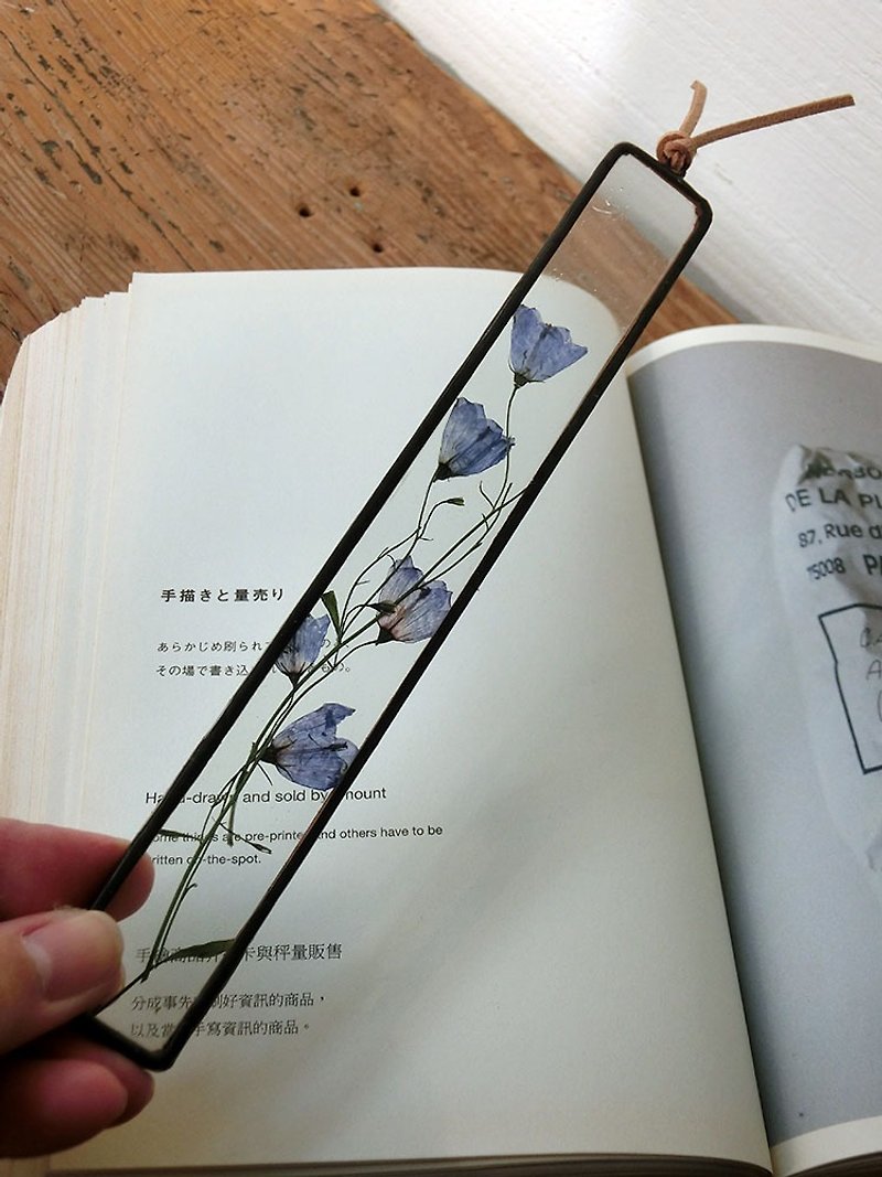 植物圖鑑∣匙葉風鈴草∣玻璃鑲嵌∣花草標本書籤 - 書籤 - 植物．花 藍色