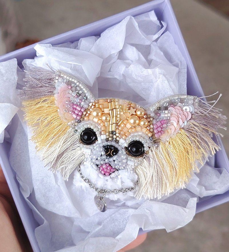 Chihuahua  jewelry brooch, dog show brooch, pet portrait,Chihuahua lover gift - 胸針 - 玻璃 多色