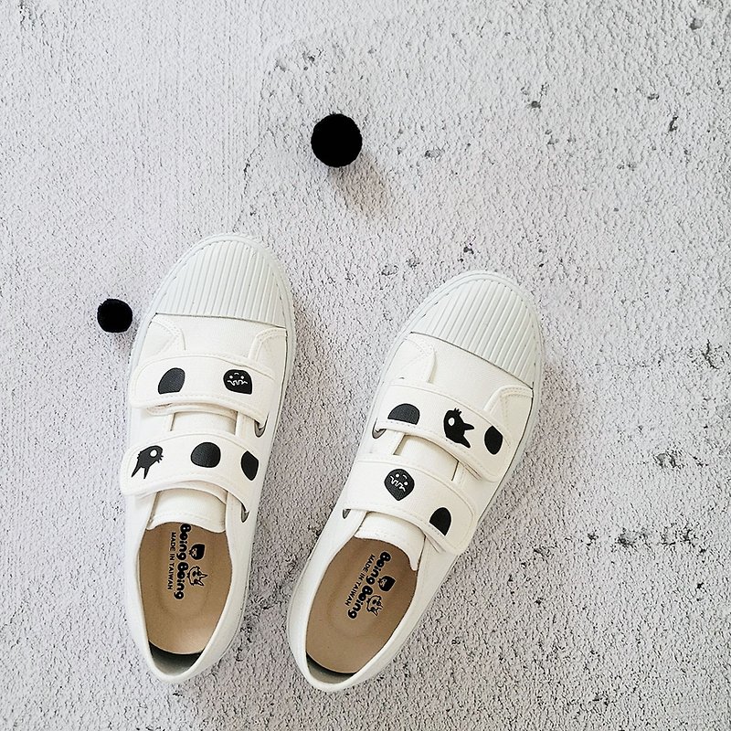 Tangyuanzai thick-soled loafers (wide last) - barley white Little Red Riding Hood and the Big Bad Wolf - Women's Casual Shoes - Cotton & Hemp White