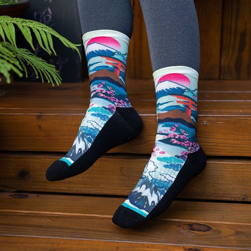 [Xiaochuang socks] Mt. Fuji Japan Oriental style Mt. Fuji socks hiking socks sports socks Ukiyo-e waves - ถุงเท้า - ผ้าฝ้าย/ผ้าลินิน สีน้ำเงิน