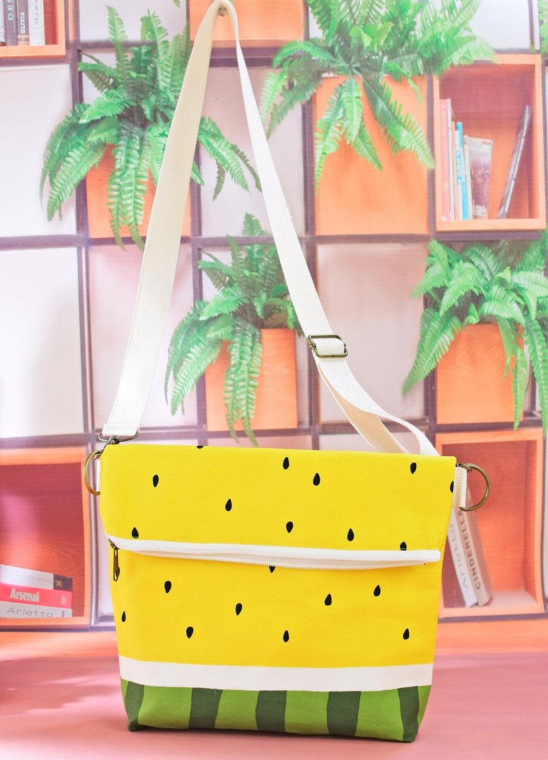 西瓜隨身包/ sacoche bag / daily use / clutch bag - 側背包/斜背包 - 棉．麻 