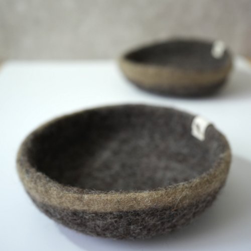 Perch棲息文創-公平貿易 天然纖維 手工製作 100% Wool羊毛氈容器(橡實棕) 公平貿易