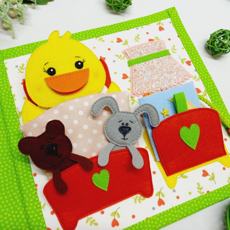 Textile DUCKLING HOUSE, baby house, Baby care book for girl - 寶寶/兒童玩具/玩偶 - 其他材質 黃色