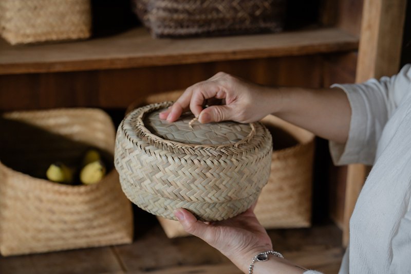 //Natural handmade bamboo //Handmade treasure box with lid - three sizes - Storage - Bamboo Khaki