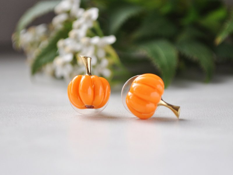 Pumpkin ear studs Halloween earrings Real fruit jewelry Kawaii earrings - Earrings & Clip-ons - Glass Orange