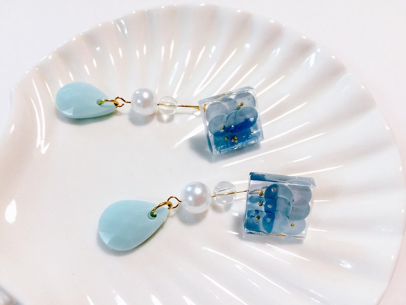 マーメイド真珠の涙 - 手作りイヤリング2つのイヤリングを身に着けている赤ちゃんブルードレープ[クリップオンカスタマイズすることができます] - ピアス・イヤリング - その他の素材 ブルー