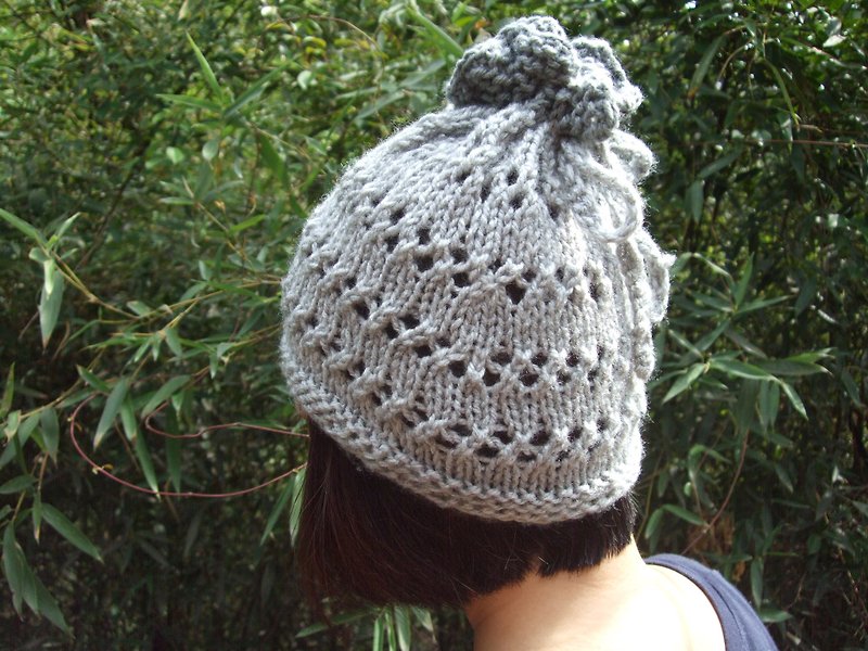 Hand-woven wool hat and scarf for two purposes-light gray and dark gray color (only this one) - หมวก - ขนแกะ สีเทา