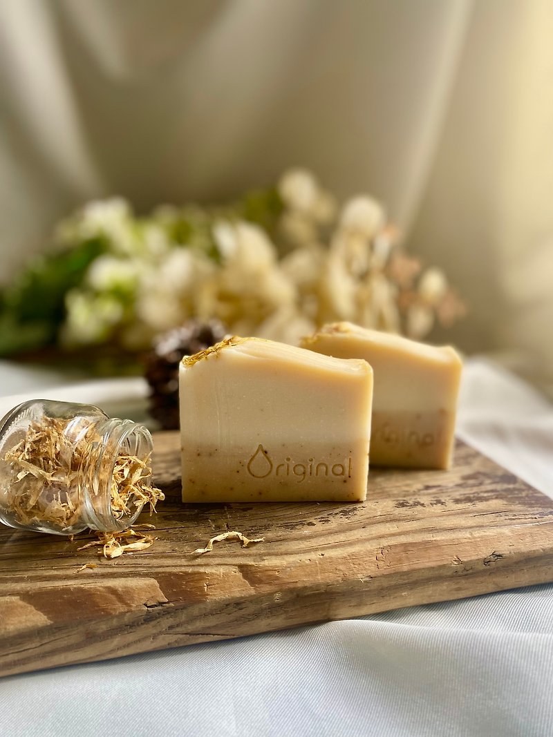 Calendula Olive Conditioning Soap/Conditioning Sensitive Skin. Calendula Virgin Olive Soaked Oil - ผลิตภัณฑ์ทำความสะอาดหน้า - พืช/ดอกไม้ 