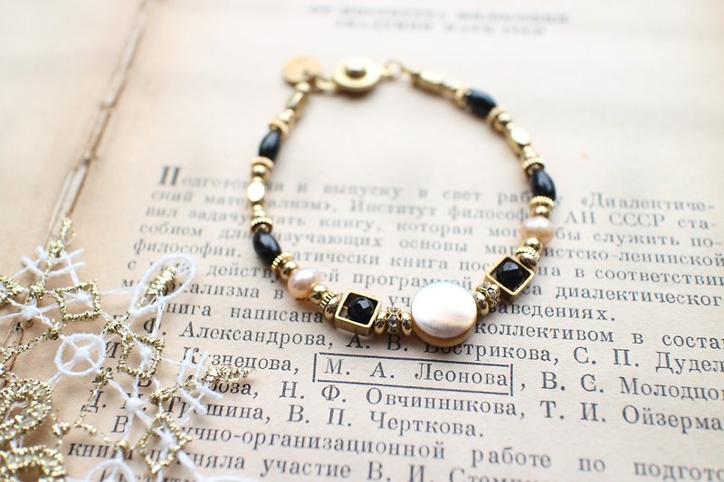 The secret~Black agate/ pearl/ Black shell/ brass handmade bracelet - Bracelets - Other Metals 